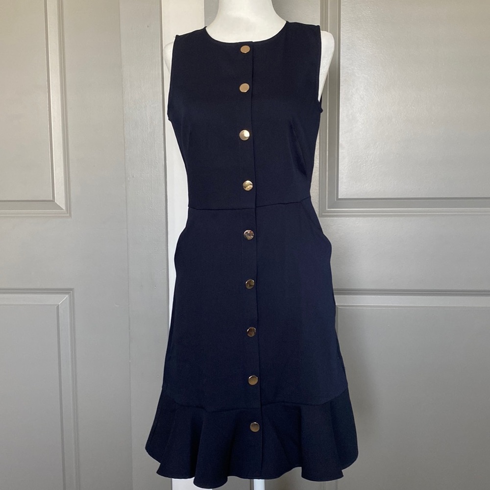 NWT Sleeveless Shiftdress